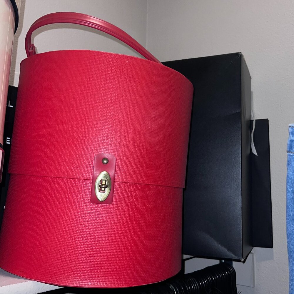 1950s Vintage Hat Box Wig Storage - Red